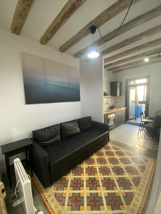 Spacious Modern Apartment In The Vibrant El Raval Barcelona Eksteriør billede