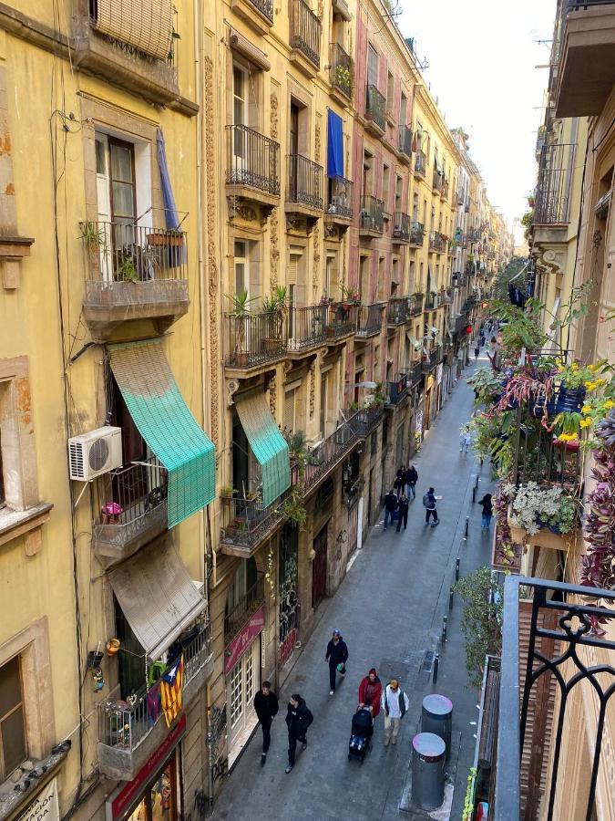 Spacious Modern Apartment In The Vibrant El Raval Barcelona Eksteriør billede